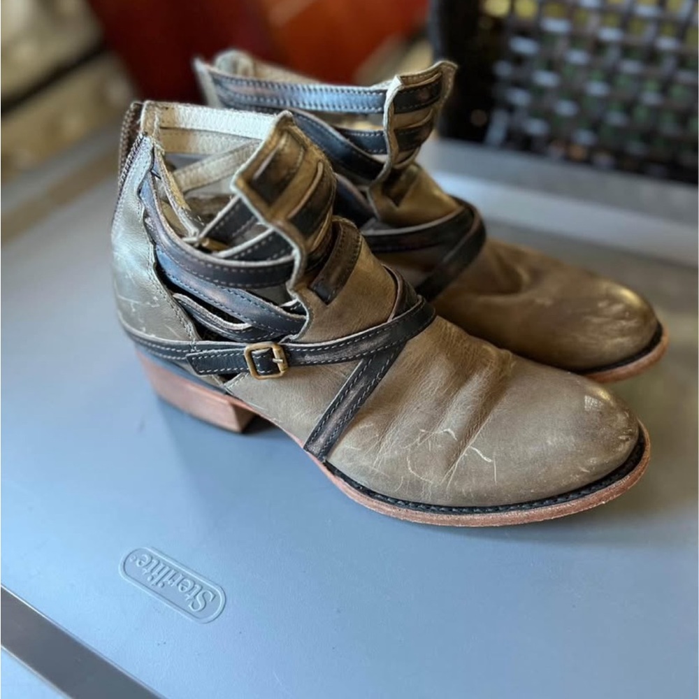 Freebird Stair Ankle Boots in Grey and Black